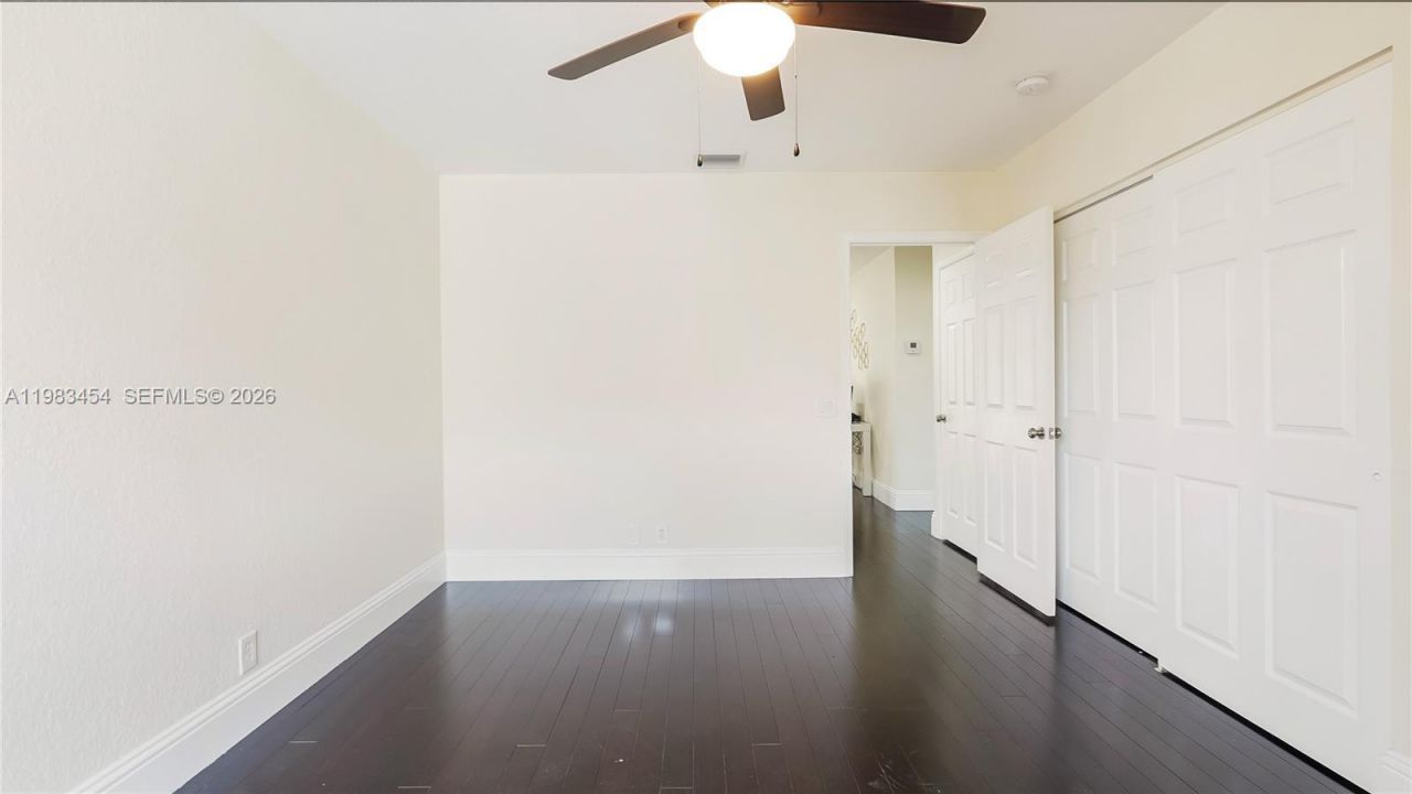 1646 Victoria Pointe Ln , Weston, FL 33327 Photo