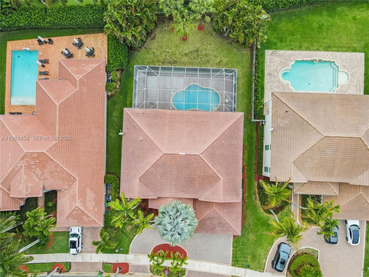 1646 Victoria Pointe Ln , Weston, FL 33327 Photo