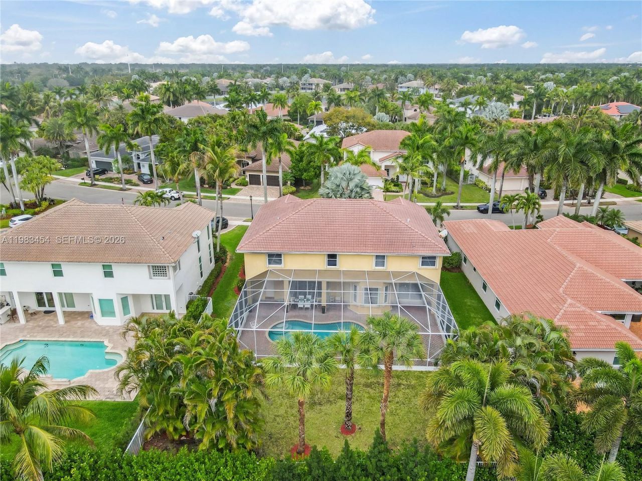 1646 Victoria Pointe Ln , Weston, FL 33327 Photo