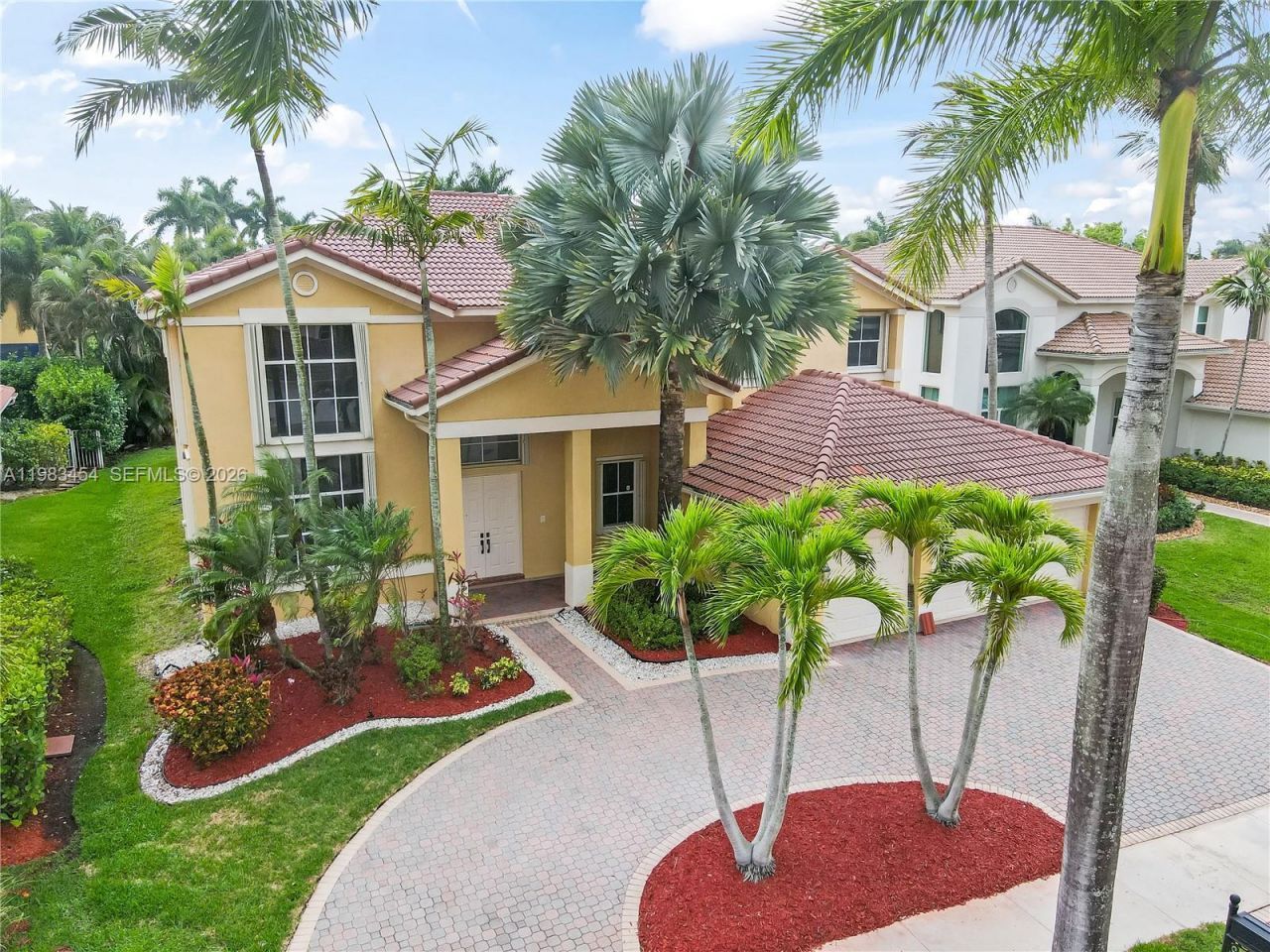 1646 Victoria Pointe Ln , Weston, FL 33327 Photo