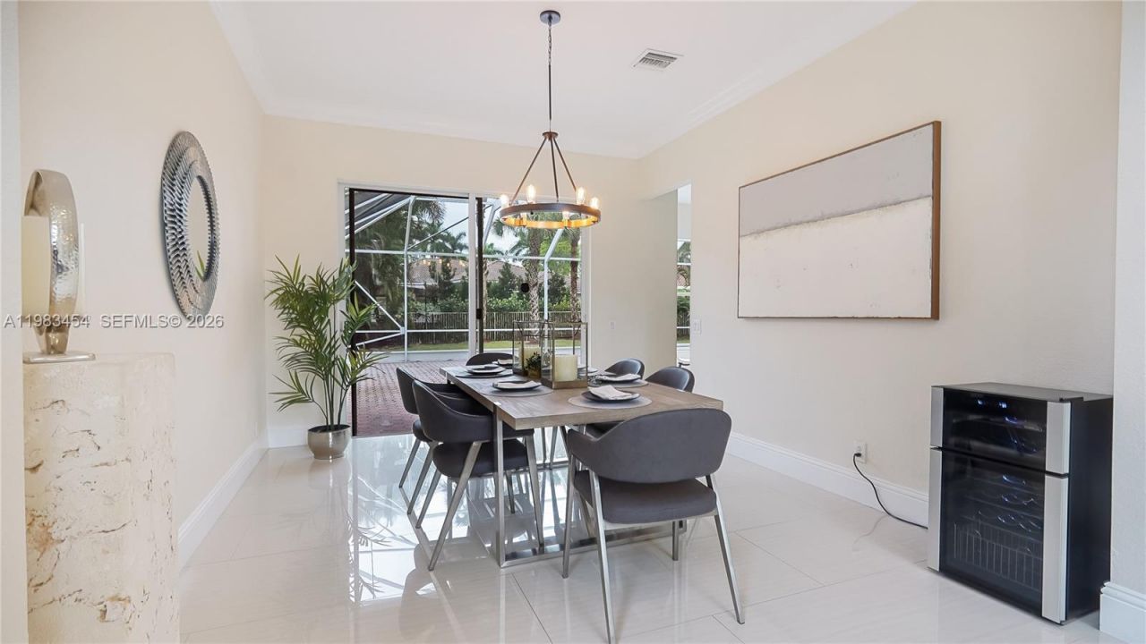 1646 Victoria Pointe Ln, Weston, FL 33327 Photo