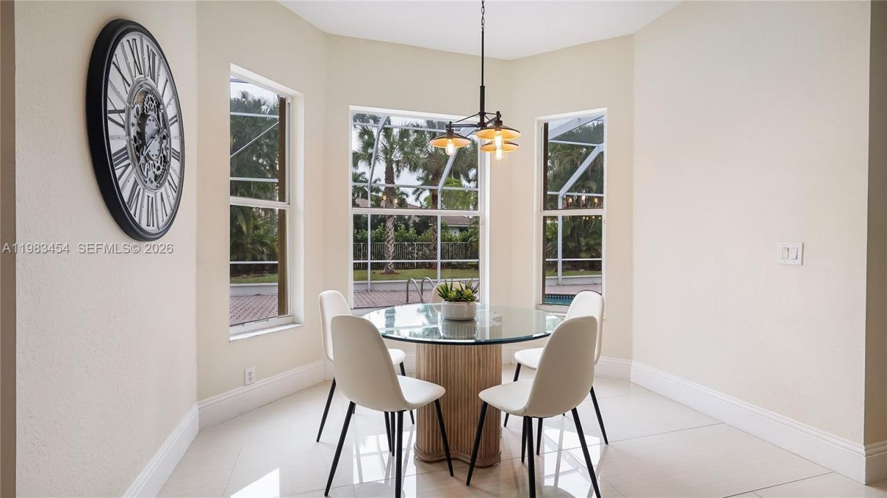 1646 Victoria Pointe Ln, Weston, FL 33327 Photo