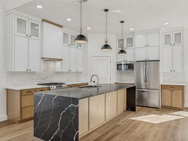 3910 Harlingen, Dallas, TX 75212