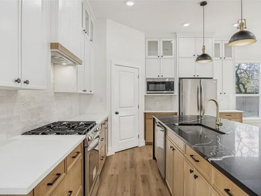 3910 Harlingen, Dallas, TX 75212