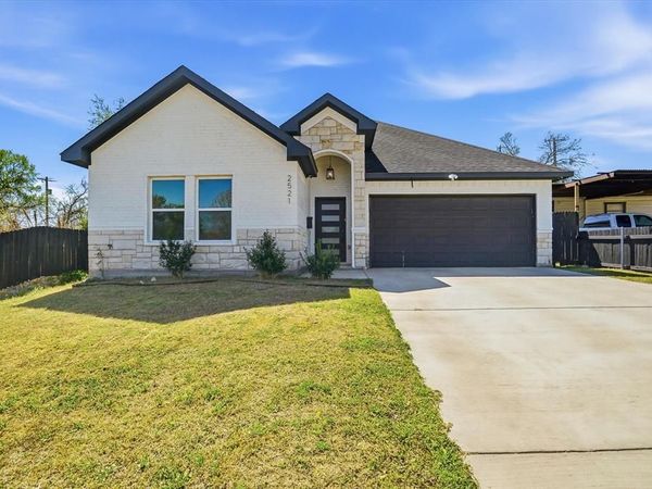 2521 NW 20th Street, Fort Worth, TX 76106