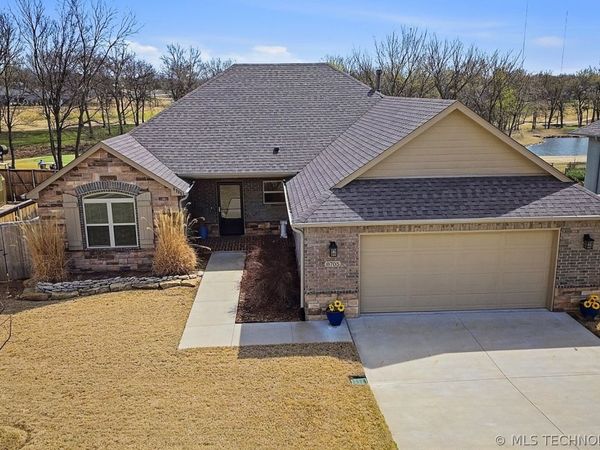 8705 E Hartford Street, Broken Arrow, OK 74014