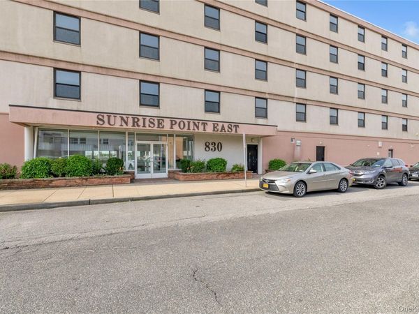 830 Shore Road, Unit 3i, Long Beach, NY 11561