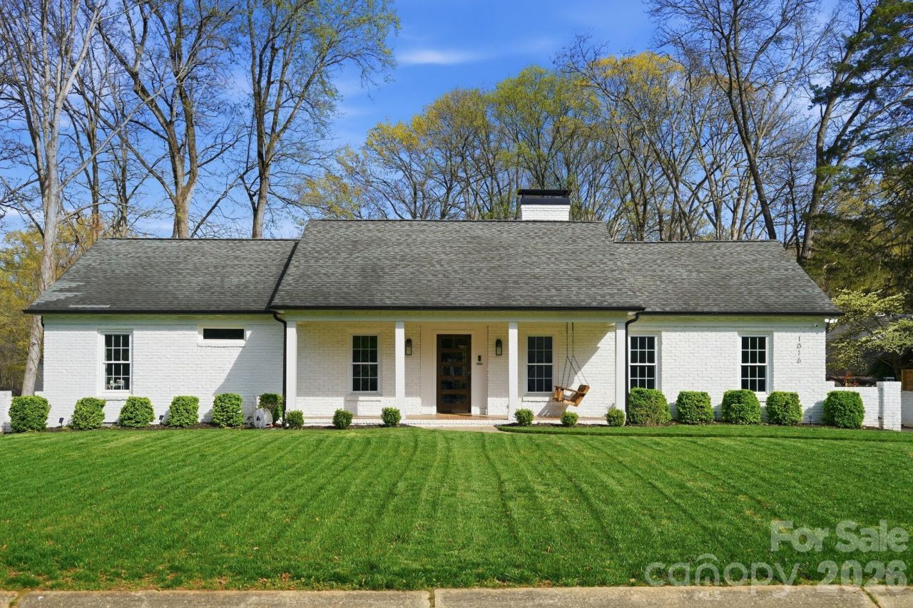 1016 Regency Drive, Charlotte, NC 28211 Main Photo