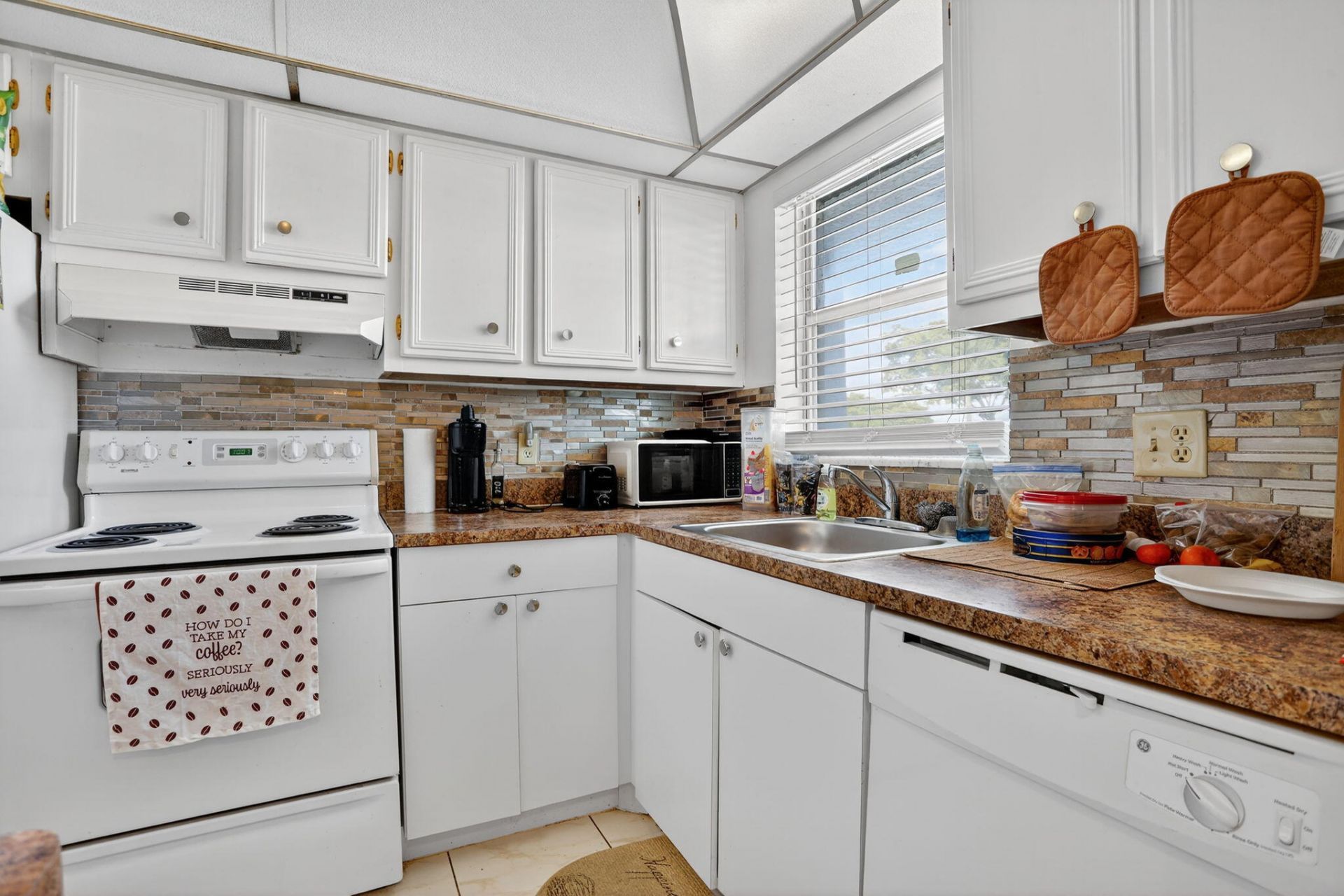 6650 Royal Palm Boulevard, Unit 203c, Margate, FL 33063 Photo