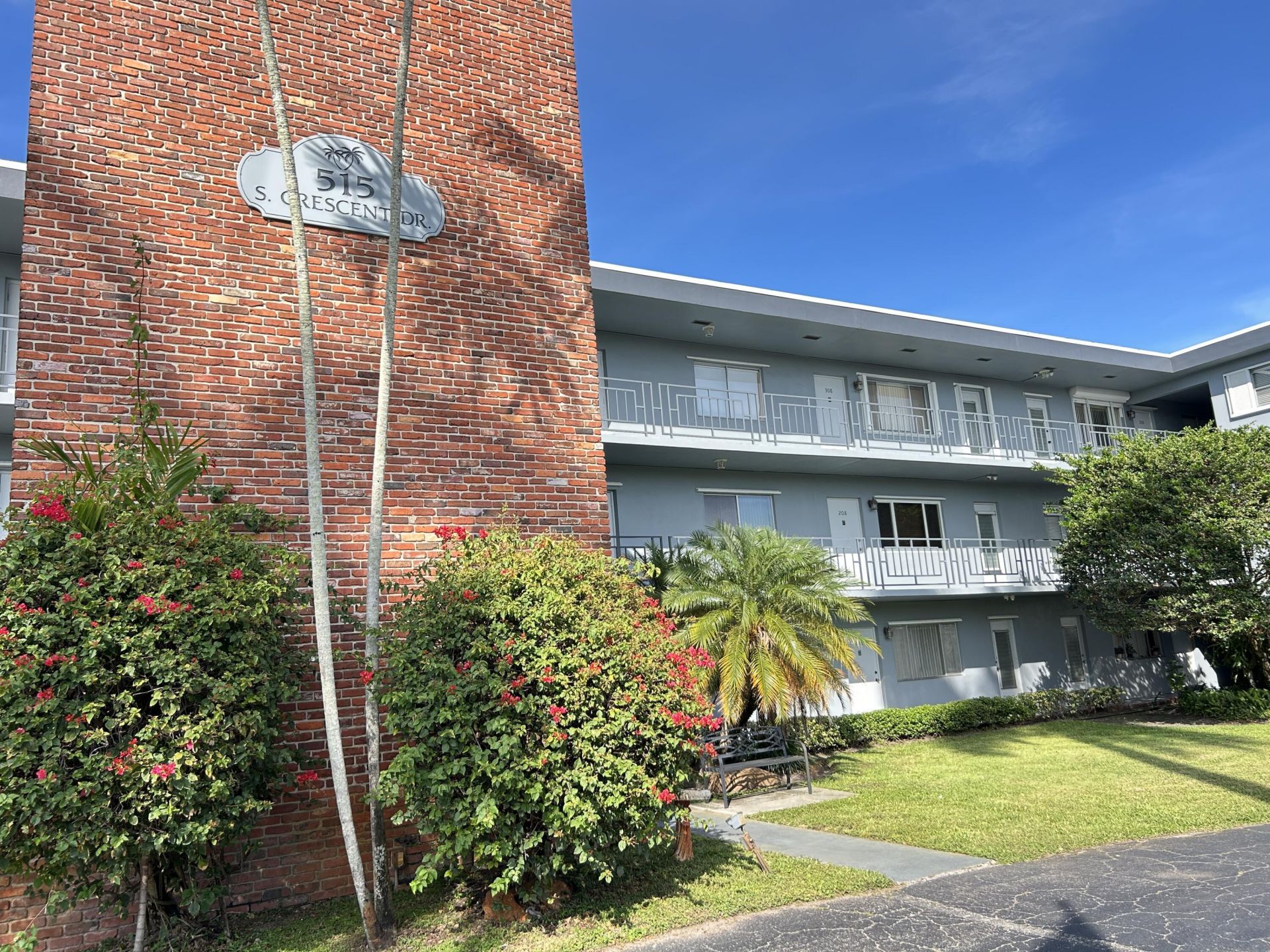 515 S Crescent Drive, Unit 107, Hollywood, FL 33021 Photo