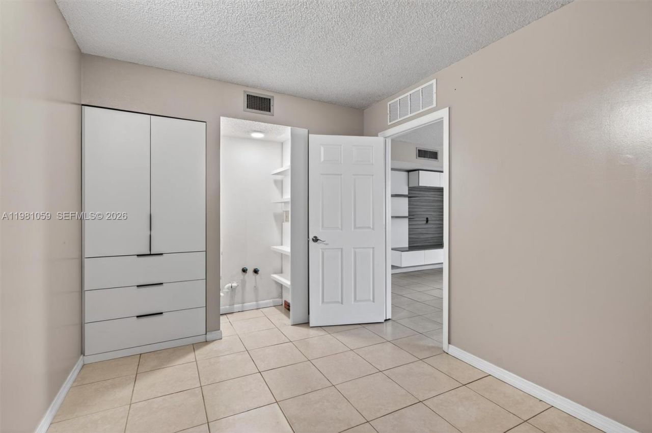 8065 SW 107th Ave, Unit 106, Miami, FL 33173 Photo