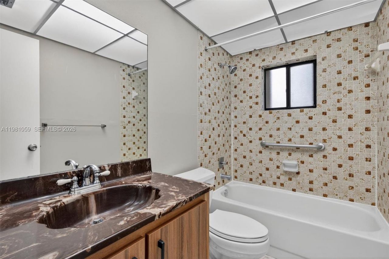 8065 SW 107th Ave, Unit 106, Miami, FL 33173 Photo