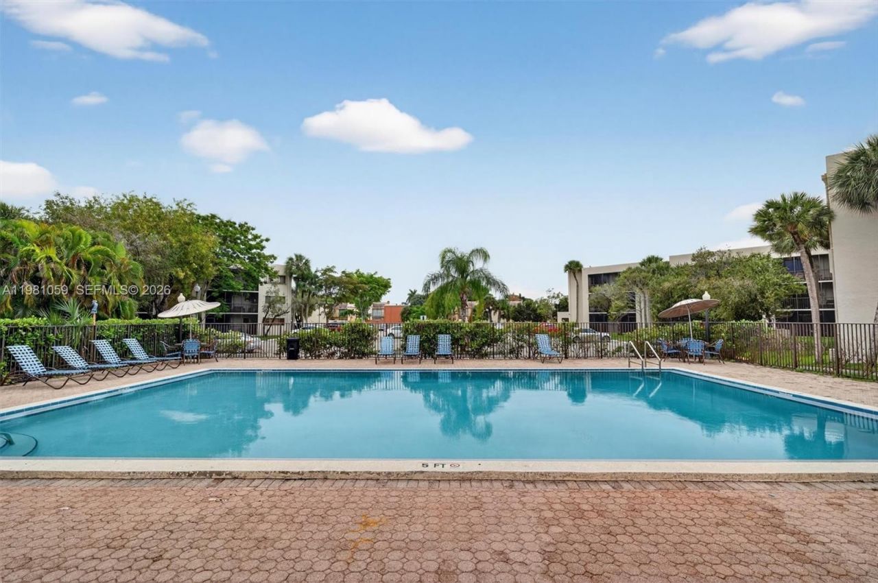 8065 SW 107th Ave, Unit 106, Miami, FL 33173 Photo