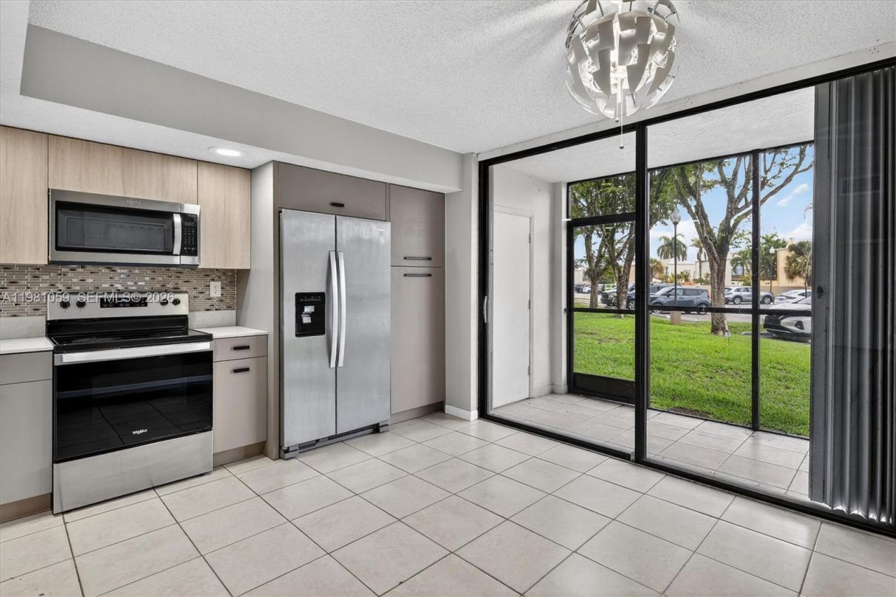 8065 SW 107th Ave, Unit 106, Miami, FL 33173 Photo