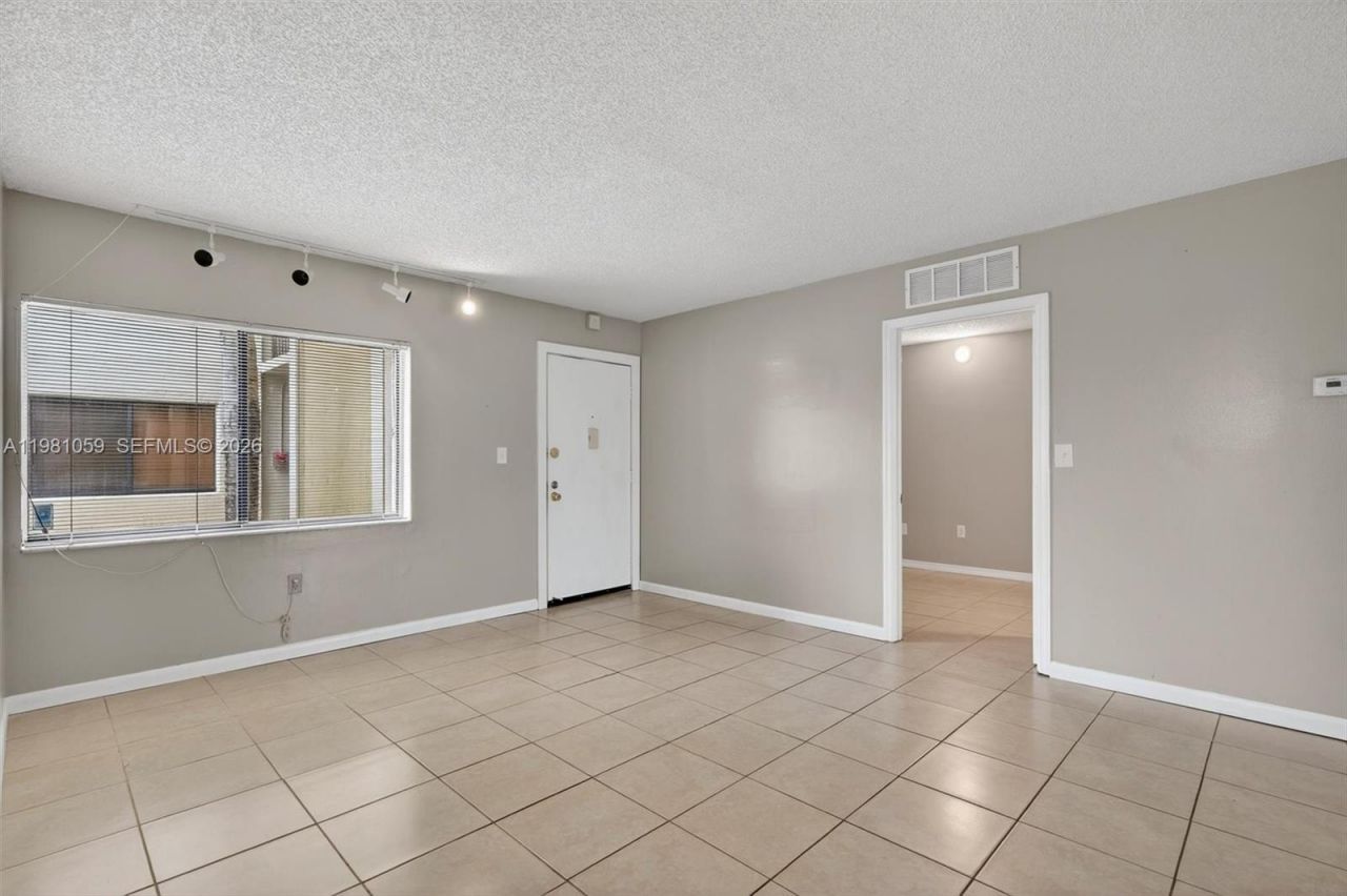 8065 SW 107th Ave, Unit 106, Miami, FL 33173 Photo