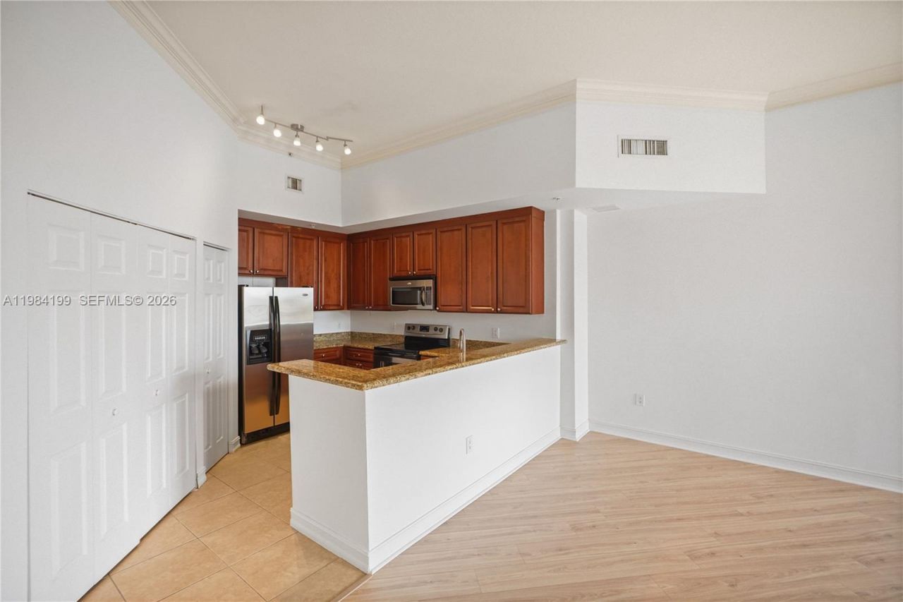 3001 NE 185th St, Unit 716, Aventura, FL 33180 Photo