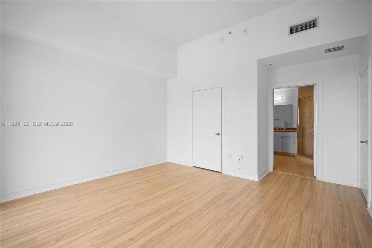 3001 NE 185th St, Unit 716, Aventura, FL 33180 Photo
