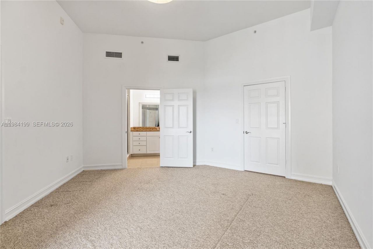 3001 NE 185th St , Unit 716, Aventura, FL 33180 Photo