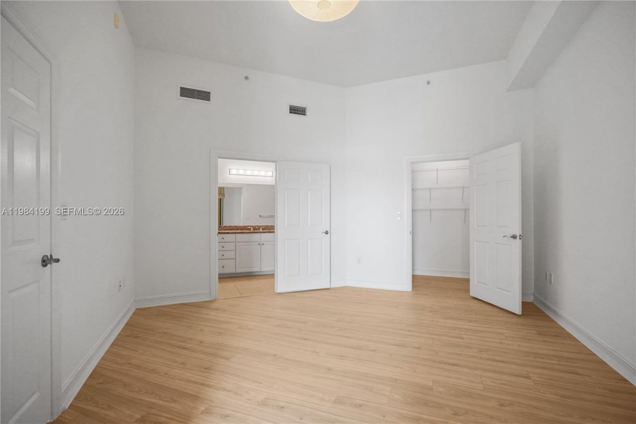 3001 NE 185th St, Unit 716, Aventura, FL 33180 Photo