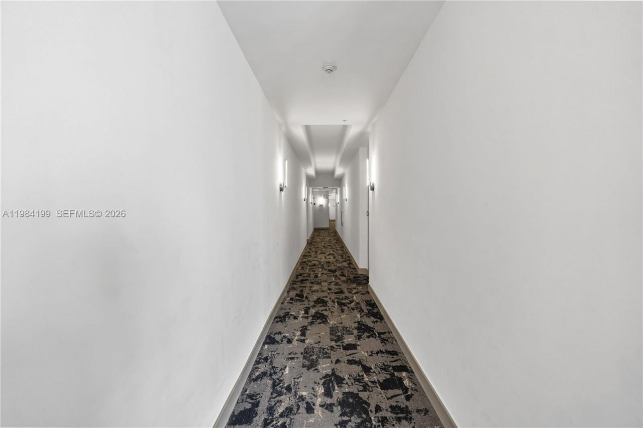 3001 NE 185th St , Unit 716, Aventura, FL 33180 Photo