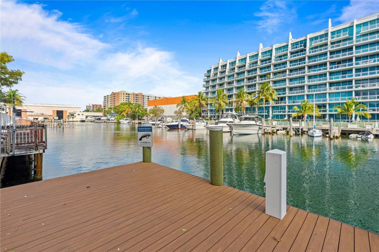 3001 NE 185th St, Unit 716, Aventura, FL 33180 Photo