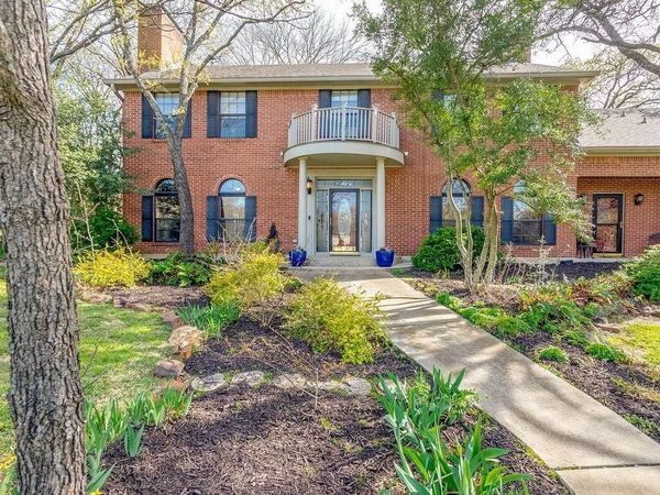 140 Creekside Drive, Double Oak, TX 75077