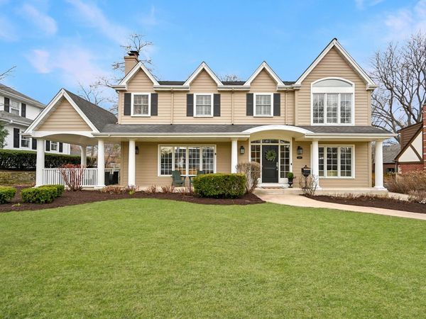 266 Exmoor Avenue, Glen Ellyn, IL 60137