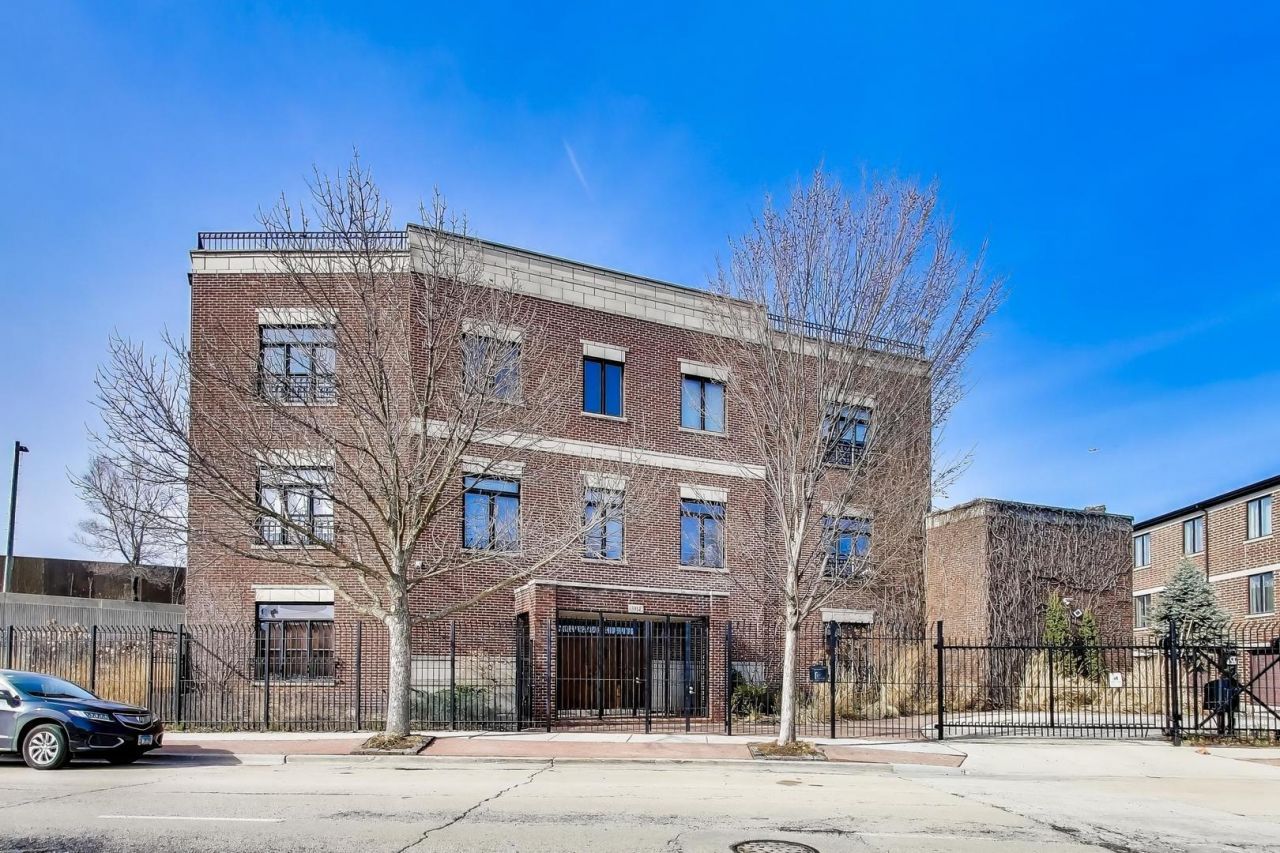3914 W 51st Street, Chicago, IL 60632