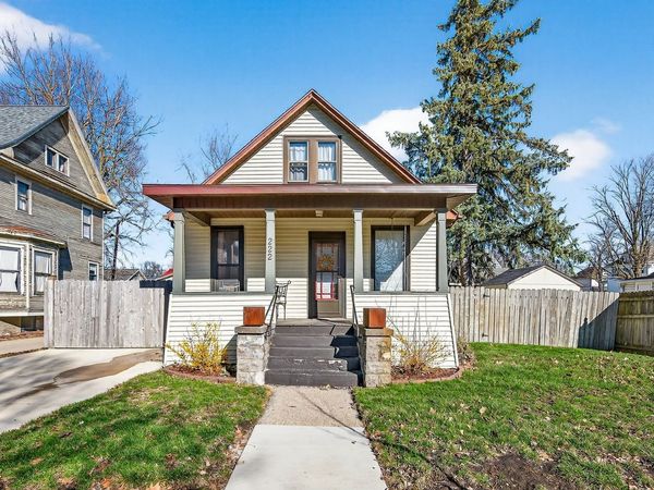 222 Leland Street , Bloomington, IL 61701