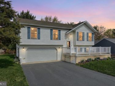 15 SEDGWICK DRIVE, EAST BERLIN, PA 17316