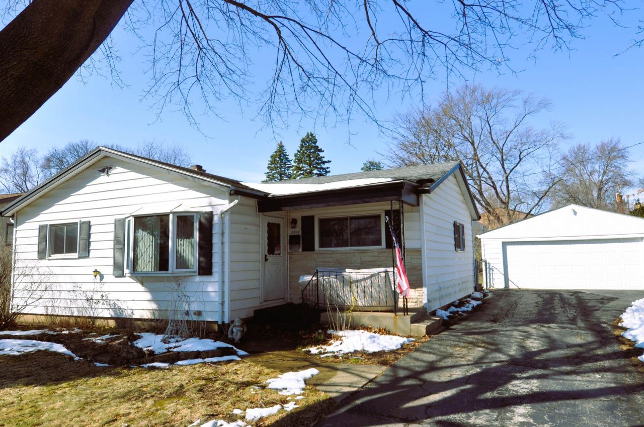 2807 Ashbrook Drive, Rockford, IL 61109 Main Photo