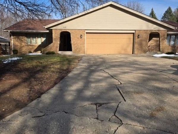 809 Nassau Parkway, ROCKFORD, IL 61107