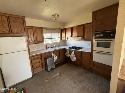 577 E 6th Avenue, Sun Valley, NV 89433 Photo