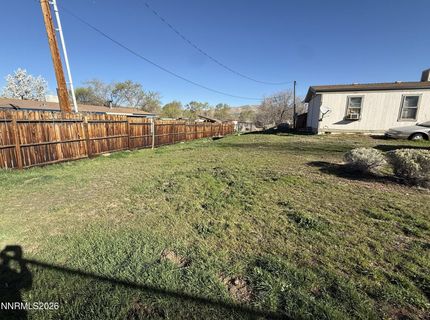 577 E 6th Avenue, Sun Valley, NV 89433 Photo