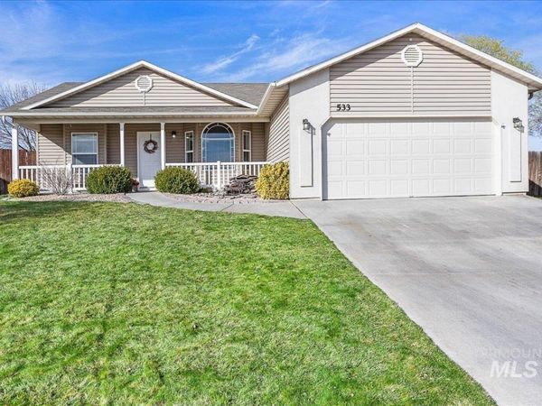 533 W Palmer Dr, Nampa, ID 83686