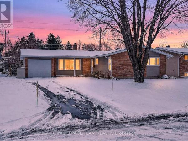 26 Solva Drive, Ottawa, ON K2H5R5