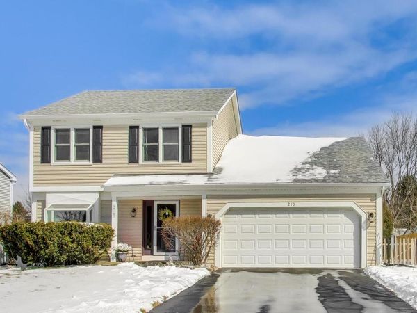 210 Foxmoor Road, Fox River Grove, IL 60021