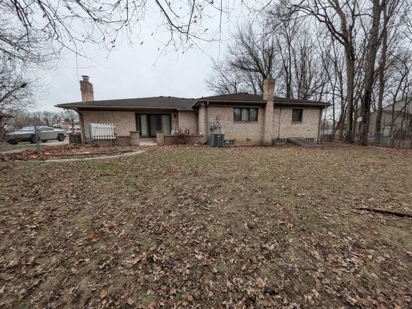 11235 Common Road, Warren, MI 48093