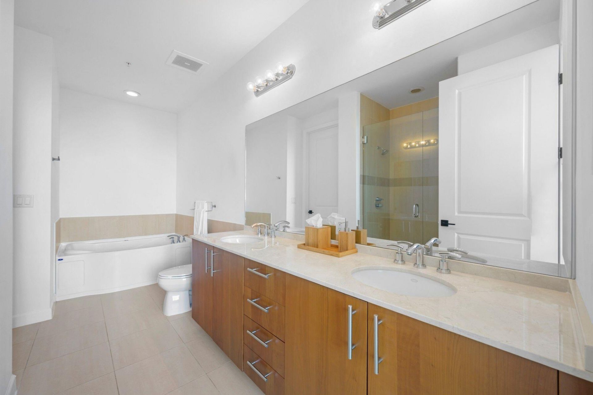 1945 S Ocean Drive, Unit Ph 2808, Hallandale Beach, FL 33009 Photo