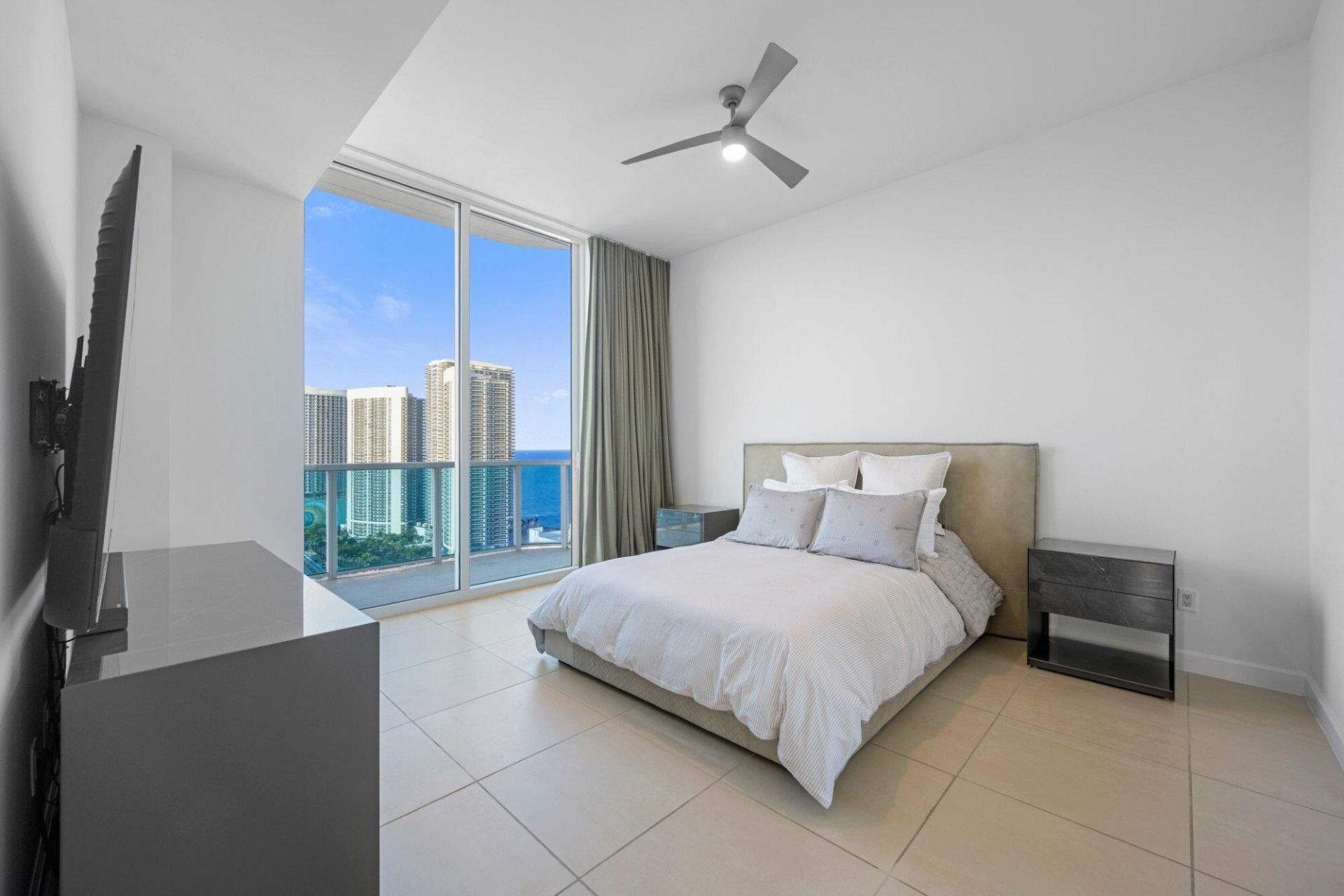 1945 S Ocean Drive, Unit Ph 2808, Hallandale Beach, FL 33009 Photo