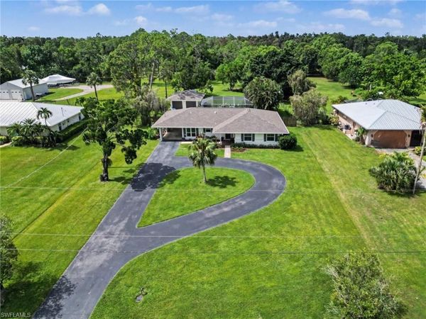 5272 Myrtle LN, NAPLES, FL 34113