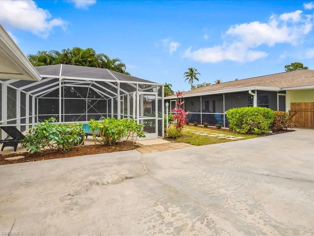 5272 Myrtle Ln, Naples, FL 34113 Photo