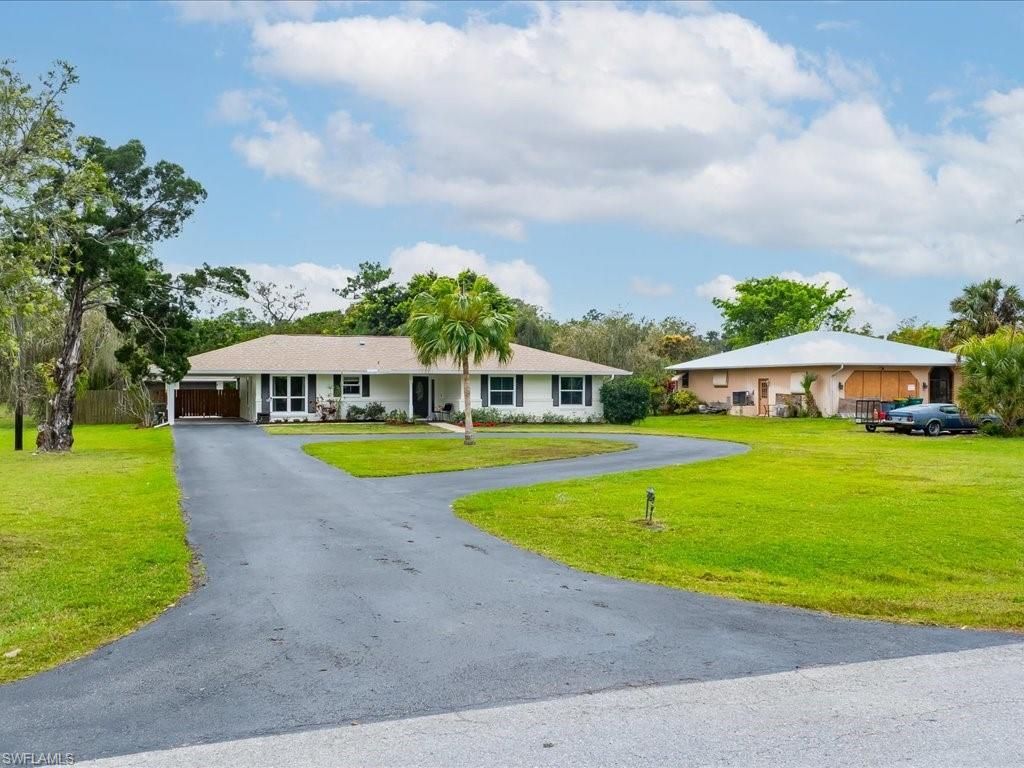 5272 Myrtle Ln, Naples, FL 34113 Photo