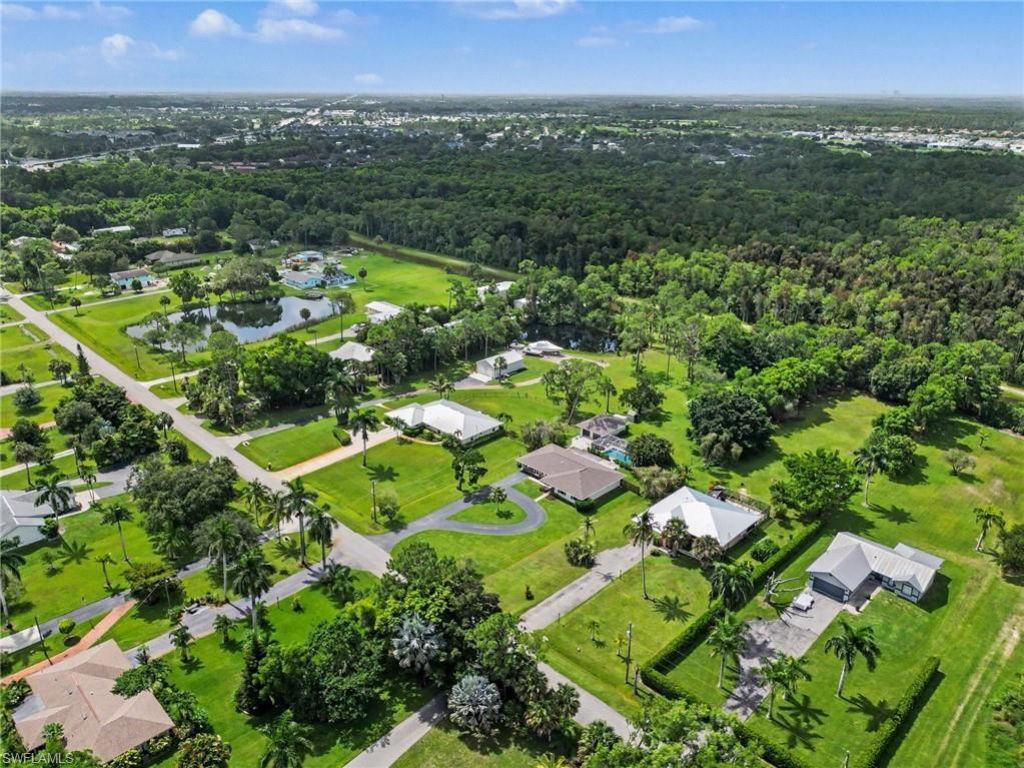 5272 Myrtle Ln, Naples, FL 34113 Photo