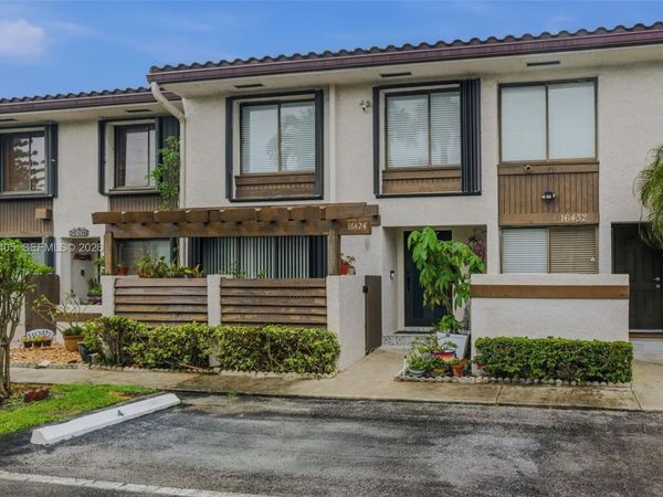16424 NE 26th Ave, Unit 4, North Miami Beach, FL 33160