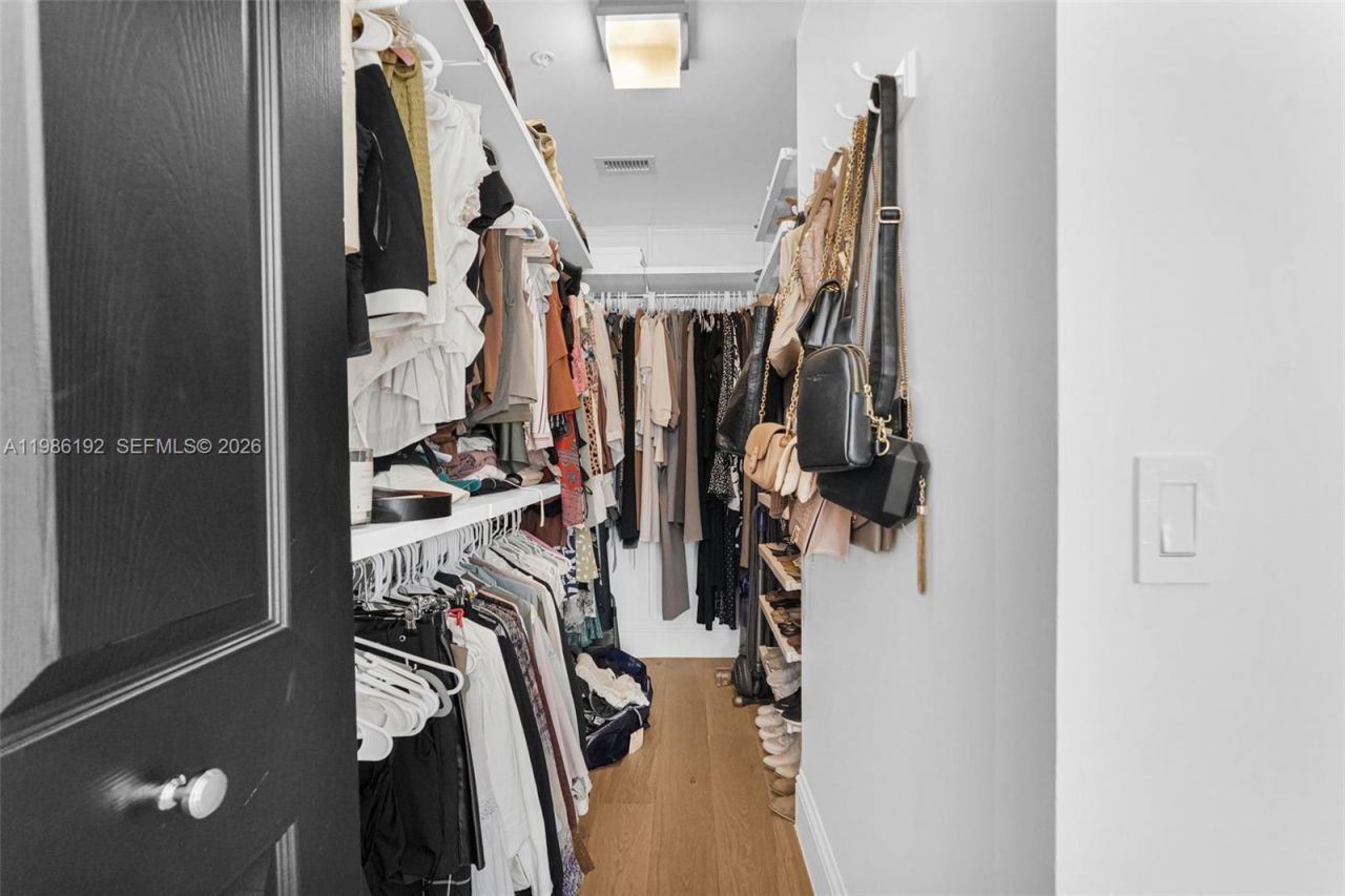 2107 SE 10th Ave , Unit 817, Fort Lauderdale, FL 33316 Photo