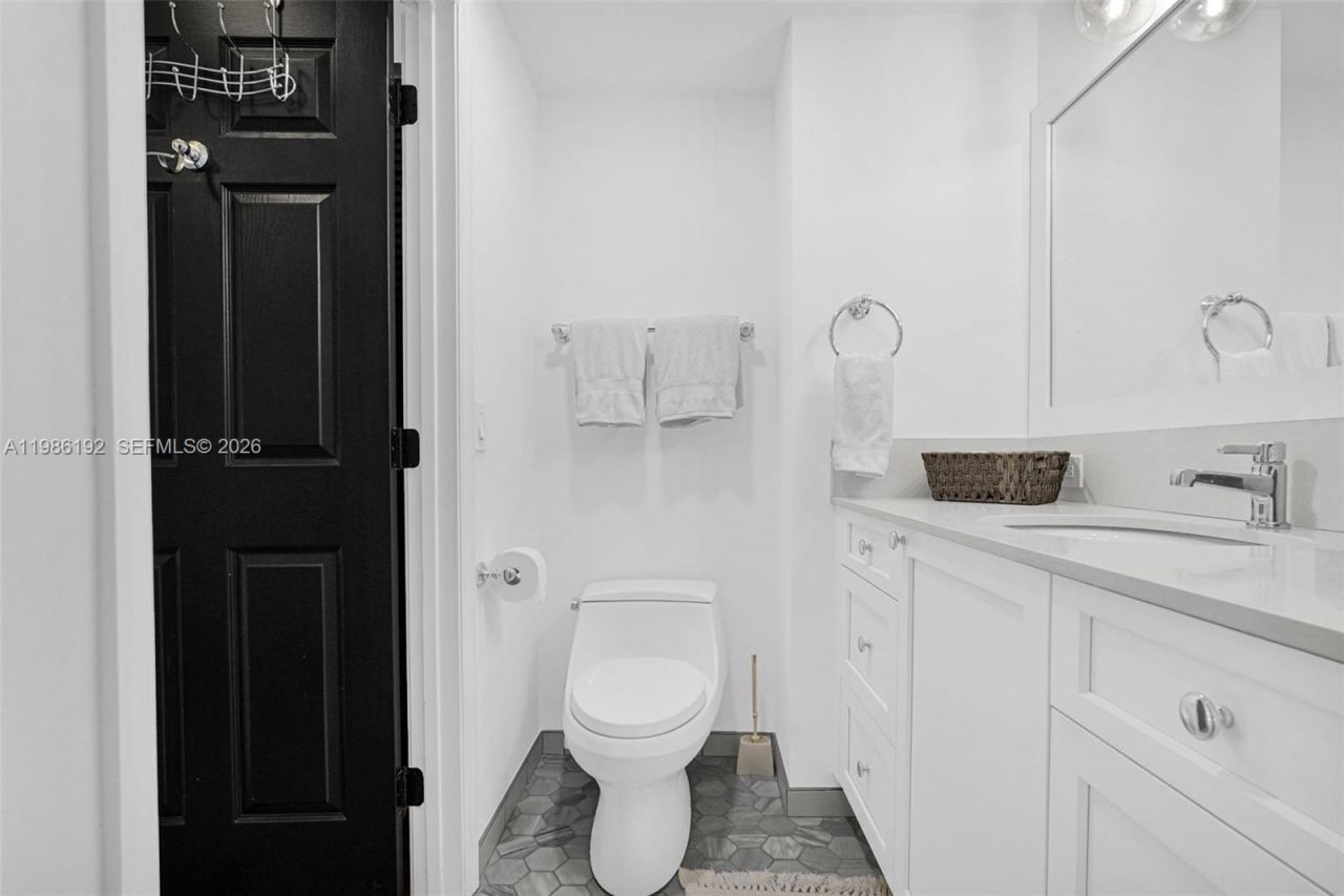 2107 SE 10th Ave , Unit 817, Fort Lauderdale, FL 33316 Photo