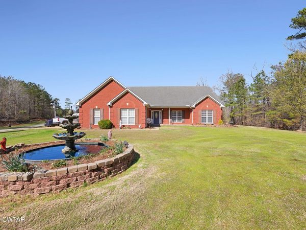 471 Union Cross Road , Lexington, TN 38351