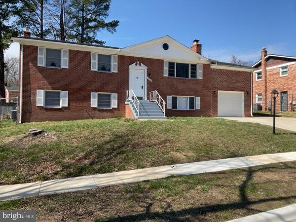 6920 GROVETON DRIVE, CLINTON, MD 20735