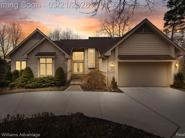 4974 Countryside Drive, West Bloomfield Twp, MI 48323